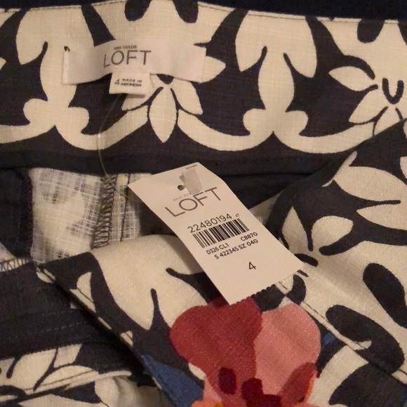 Patterned Rivera shorts from Ann Taylor Loft- NWT - Picture 3 of 5